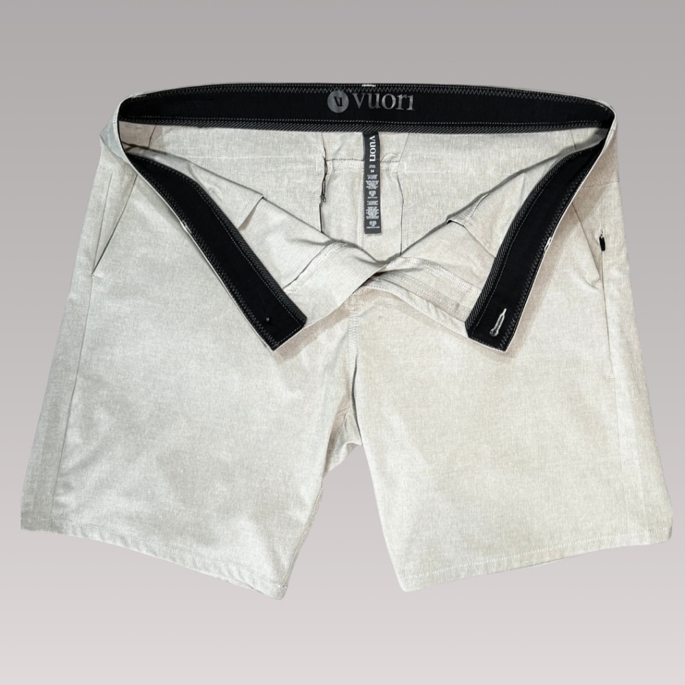Vuori Men's Aim Shorts in Khaki - 36 - Picture 7 of 14